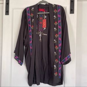 NWT Tigerlily embroidered kimono